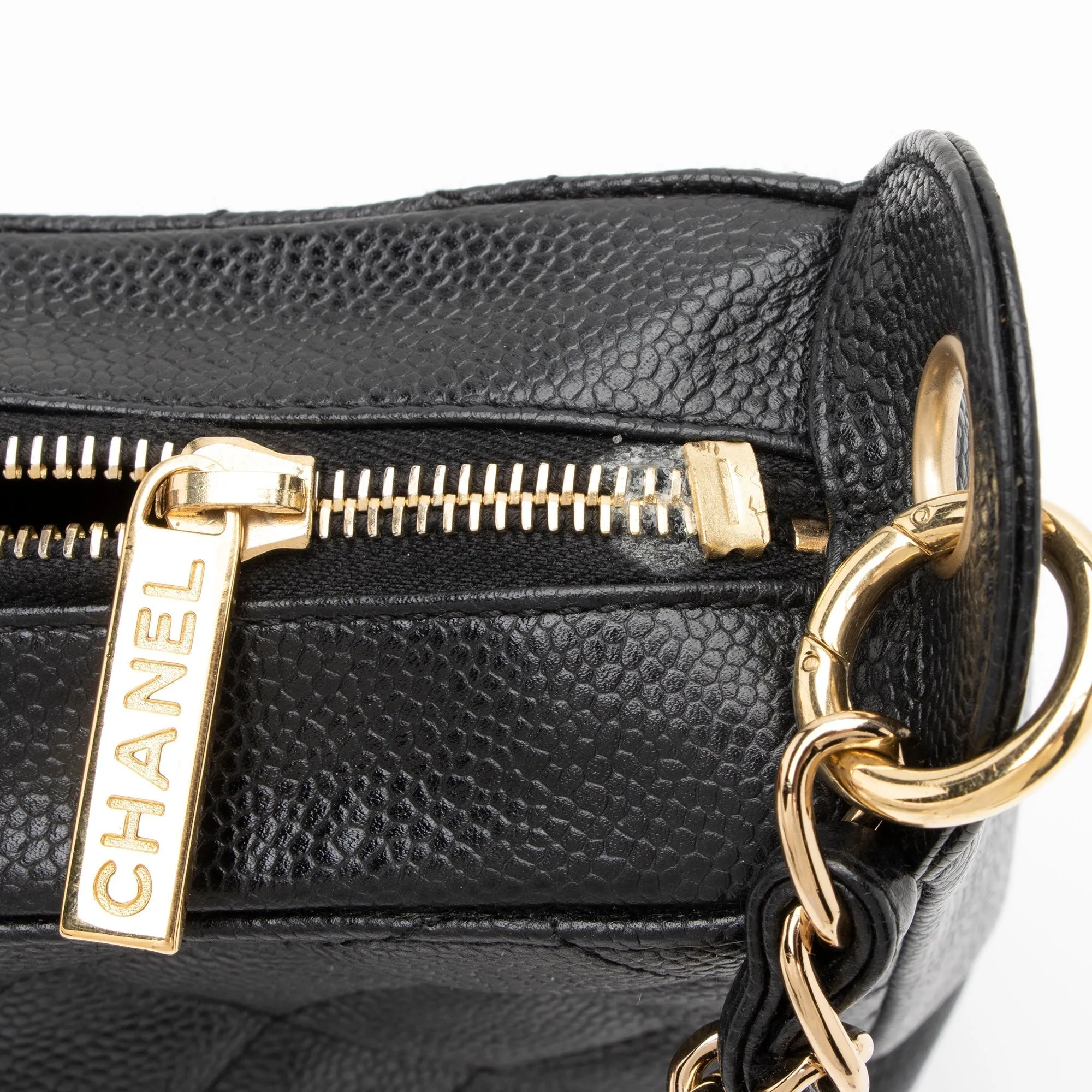 Chanel Caviar Leather Timeless CC Hobo (SHF-fu7h3a)