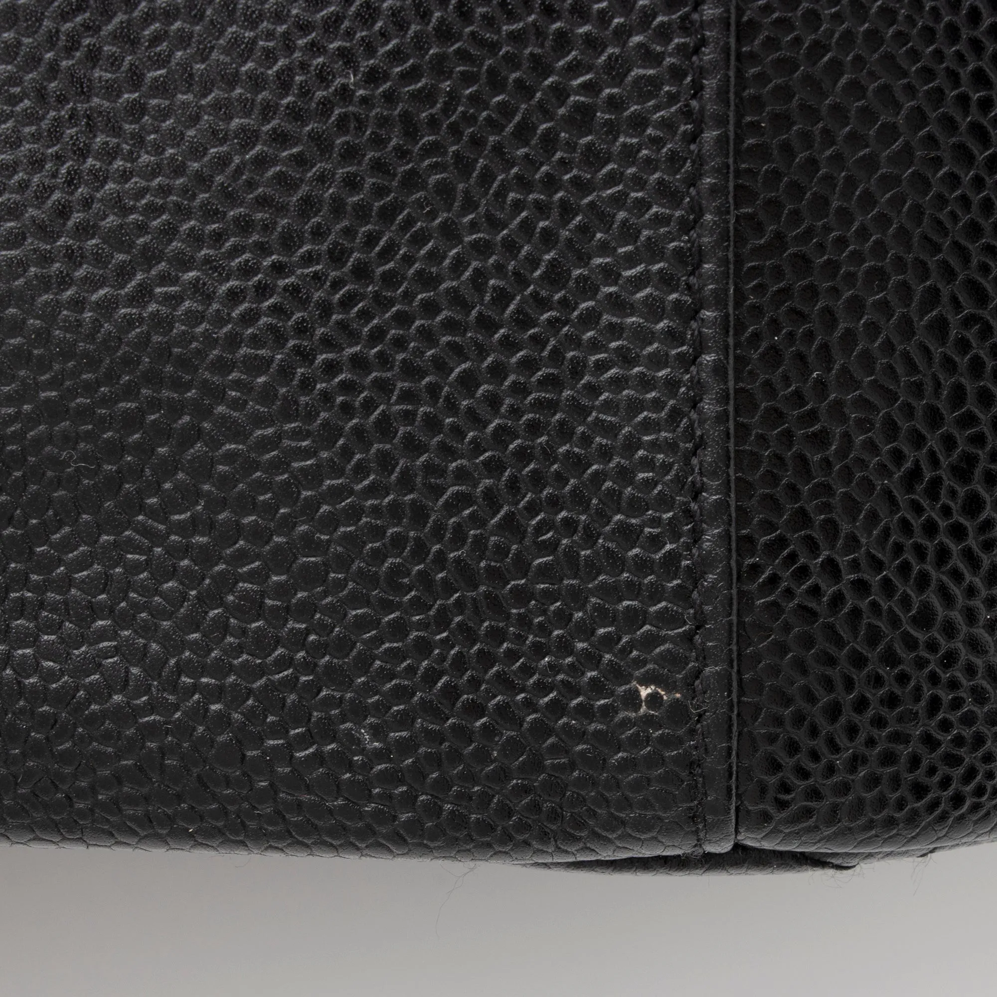 Chanel Caviar Leather Timeless CC Hobo (SHF-fu7h3a)