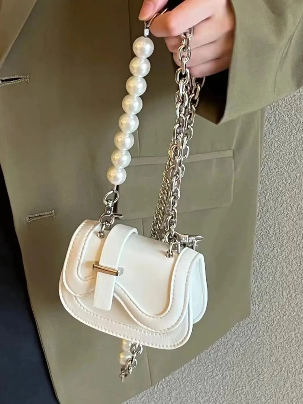 UAKISS  -  Vintage White Crossbody Bags Women Summer Chains Chic Solid Messenger Bag Female Saddle Harajuku Leather Mini Bag Y2k