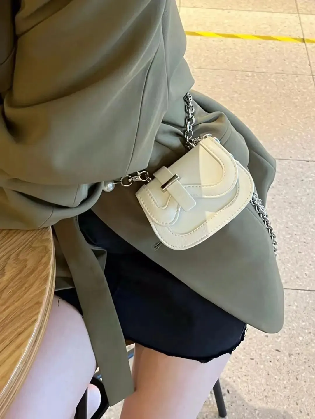 UAKISS  -  Vintage White Crossbody Bags Women Summer Chains Chic Solid Messenger Bag Female Saddle Harajuku Leather Mini Bag Y2k